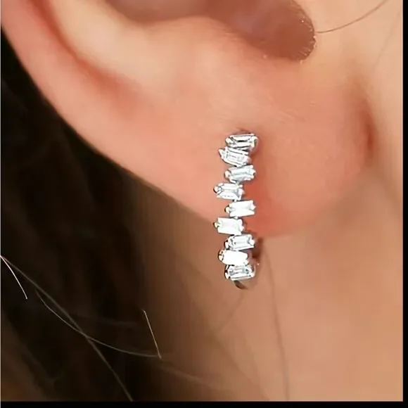 💎925 Sterling Silver Tapered Baguette zircon half C Hoop Earrings - Picture 2 of 9